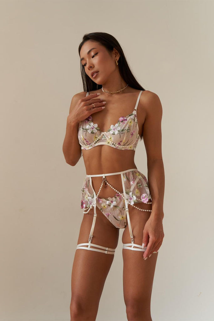 NEW 2025 AMOUR White Bridal Lingerie Set – French Romance in Every Stitch